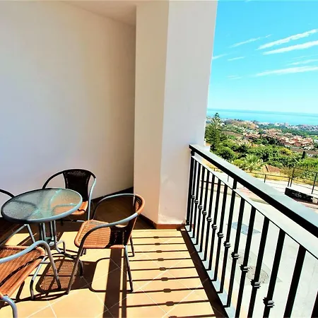 Pueblo - Excelente Conexión Wifi - Piscina Abierta - Fantasticas Vistas - Parking Gratis Apartamento