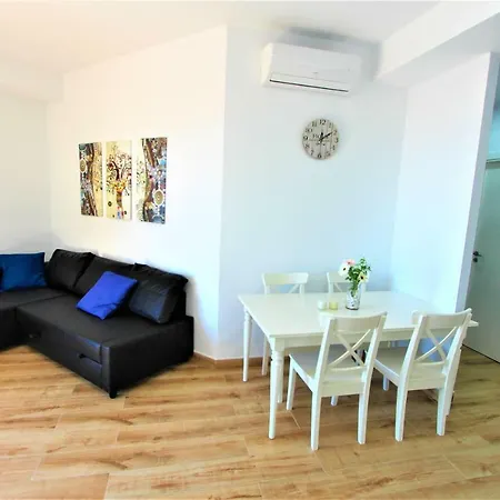 Pueblo - Excelente Conexión Wifi - Piscina Abierta - Fantasticas Vistas - Parking Gratis *